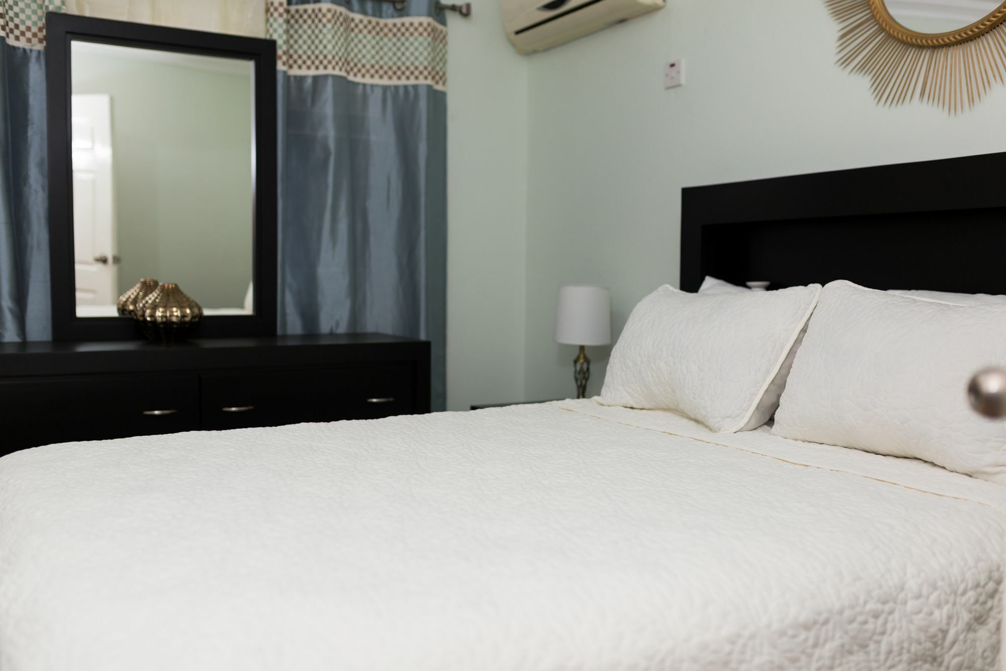 The Y Guest Apartment Kingston Extérieur photo